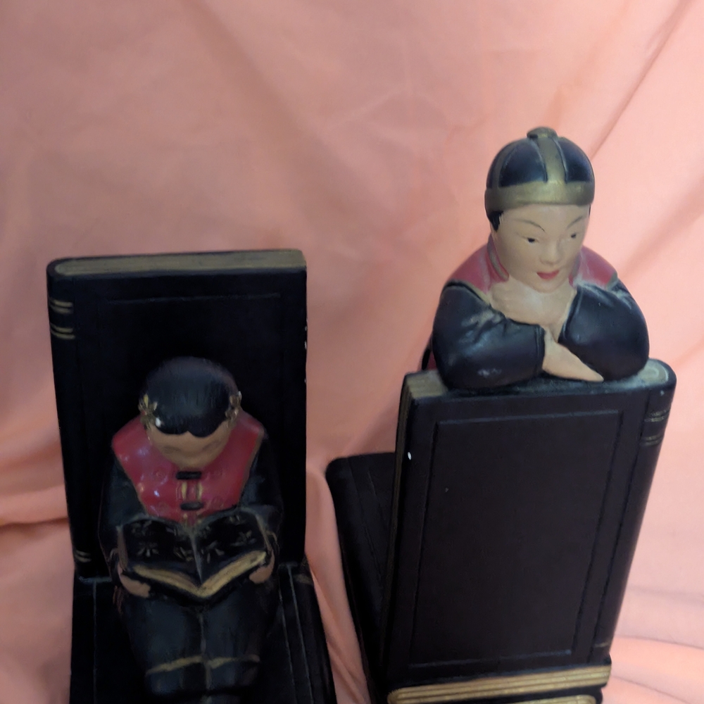 Elegant Black and Red Bookend Set